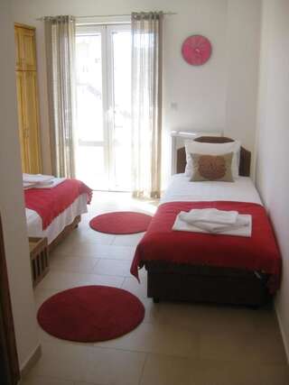 Гостевой дом Guest House Villa Alea Добра-Вода Трехместный номер-2