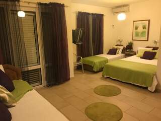 Гостевой дом Guest House Villa Alea Добра-Вода Четырехместный номер-1